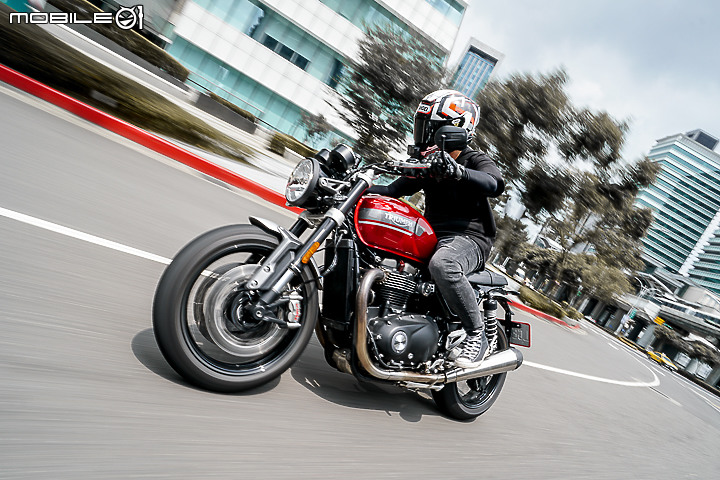 Triumph SPEED TWIN 1200 試駕|升級帶來更大動力 讓雙缸復古更美好