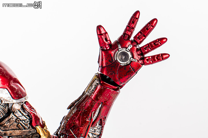 Hot Toys《蜘蛛人：離家日》鋼鐵人幻象開箱 │「爛」出經典！