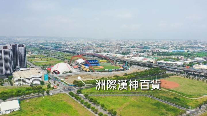 點我看大圖 New 潭子【相品 家福5】鄰近14期 走路到公園 雙語學區機能宅 電梯別墅 空拍分享
