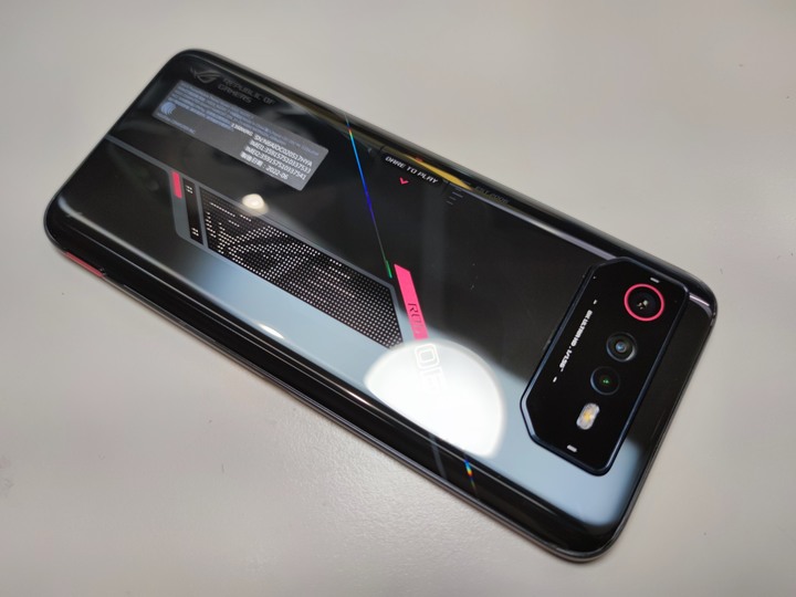 ROG6 外觀開箱 & 從 ROG2 升級簡單比較心得