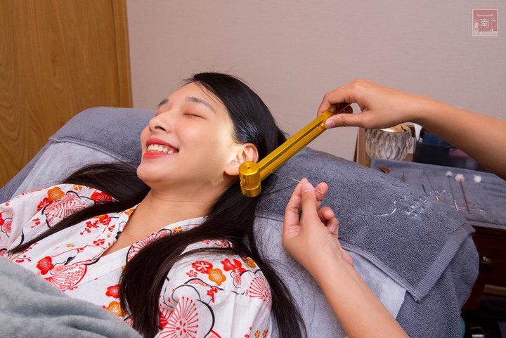 【臺南美容】顛覆小編對於采耳店的想像,來安平采耳紓壓,還有和服免費體驗,拍完照店家還會幫你做成相框,店內也有提供午茶和熱鹹食~耳朵先生采耳館-安平店