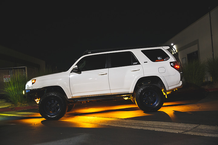 點我看大圖 Toyota 4Runner - 上山下海真男人的大玩具 - 關箱