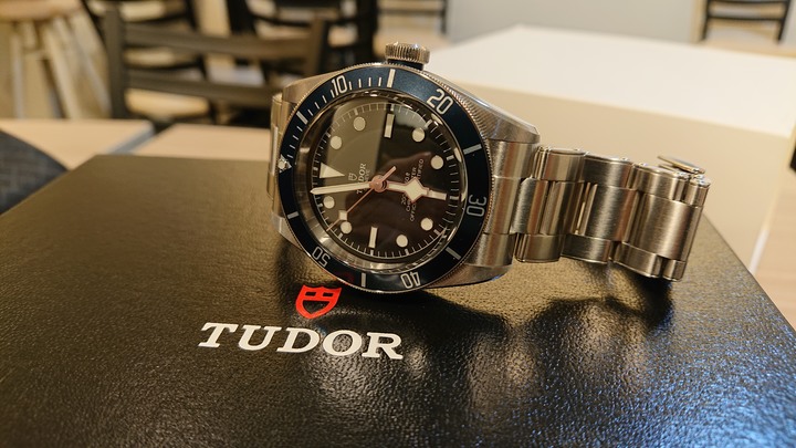 開箱:TUDOR BLACK BAY 藍鋁圈潛水錶 M79230B