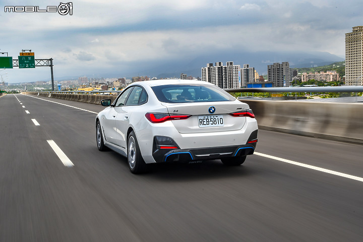 BMW i4 eDrive40 試駕 │ 這是電動車迷的福音,卻少了令人回眸的餘韻!