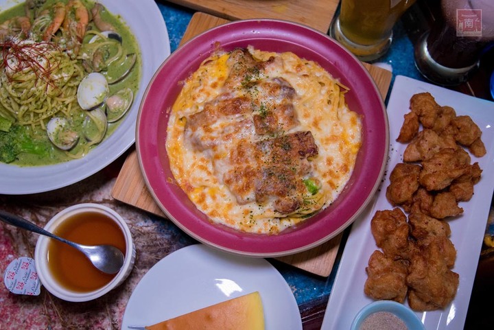 【臺南美食】在地中海風格餐廳中吃義大利麵、焗烤，還有漸層飲料和點心，平價消費外帶餐點再打85折~伊甸風味館