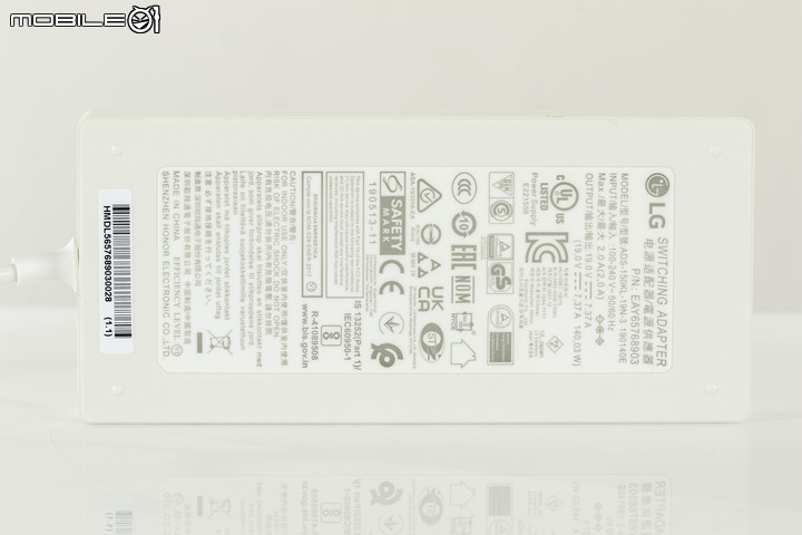 LG libero 自由機螢幕開箱試用 桌面/壁掛彈性配置的另類設計螢幕