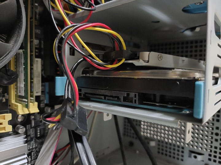 第一次自己加裝SSD到PC主機 有問題想請教