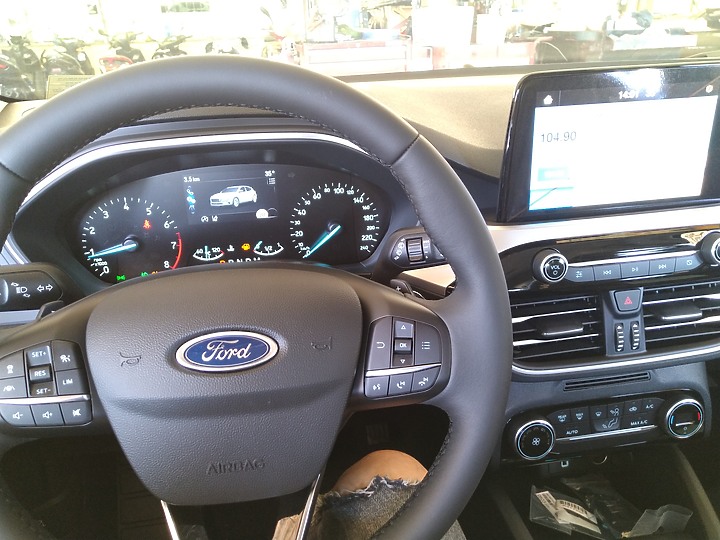 『開箱』2022 Ford Focus MK4 5D EcoBoost 182 Lv2超質型 紅色