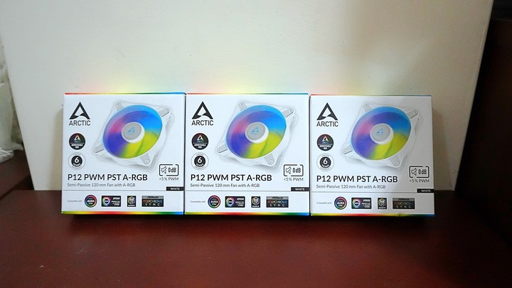 【開箱】白色控的最佳選擇!! Arctic P12 PWM PST ARGB White開箱