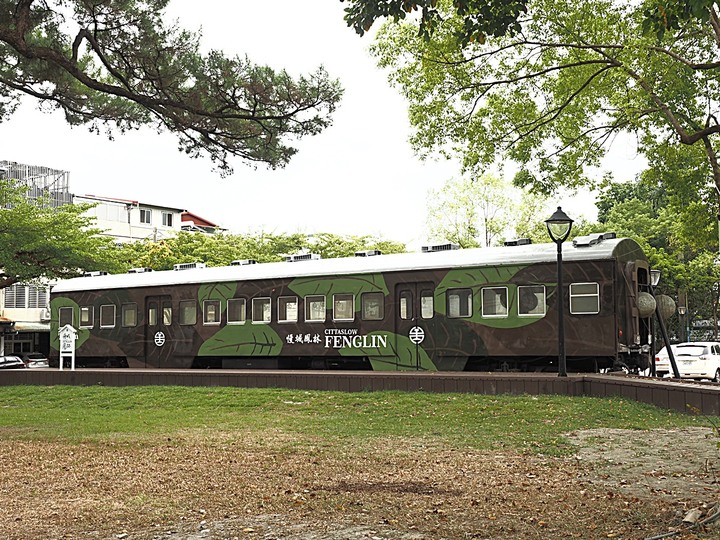 赤科山加蜜園、鳳林停車場臭豆腐、富麗禾風便當、億品鍋、紫籐花民宿— 賞金針花快閃行之吃與睡