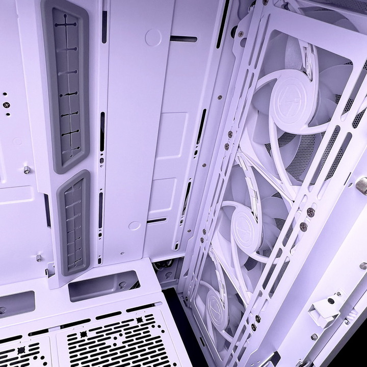 海量硬碟安裝、10顆風扇散熱、整線苦手救星 - LIAN LI LANCOOL III RGB 雙側透玻璃機殼