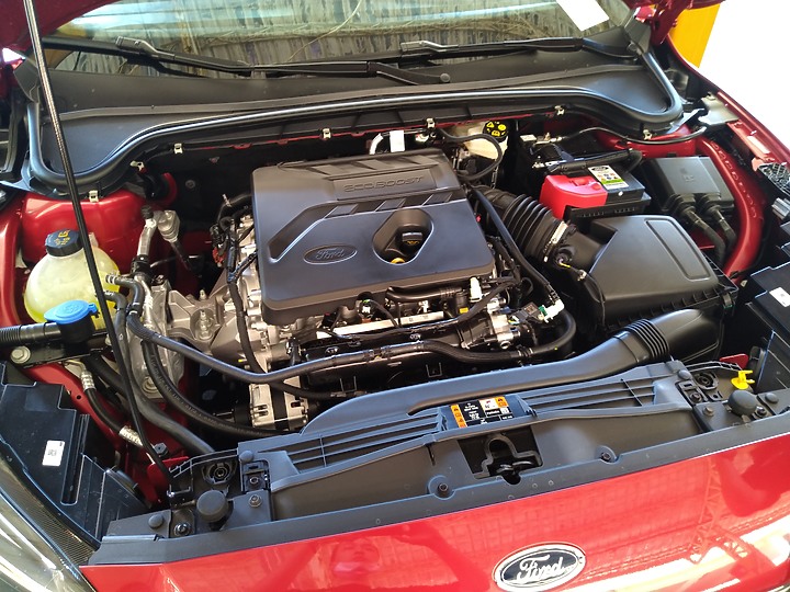 『開箱』2022 Ford Focus MK4 5D EcoBoost 182 Lv2超質型 紅色
