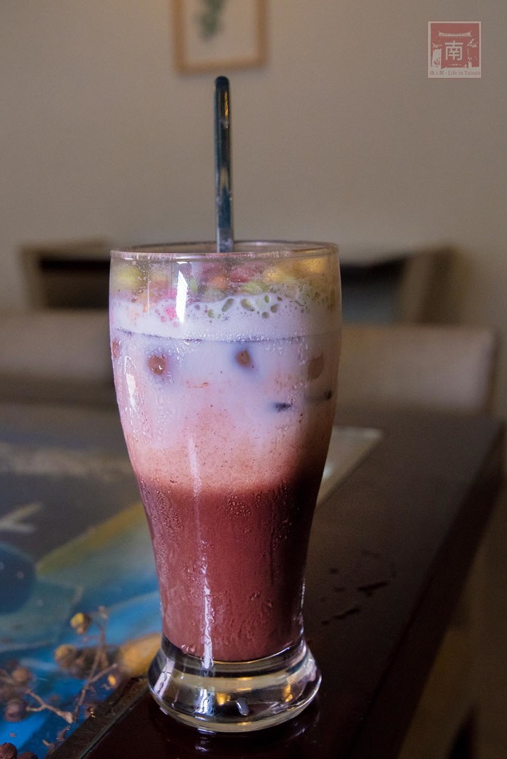 【臺南美食】在地中海風格餐廳中吃義大利麵、焗烤，還有漸層飲料和點心，平價消費外帶餐點再打85折~伊甸風味館