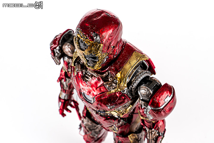 Hot Toys《蜘蛛人：離家日》鋼鐵人幻象開箱 │「爛」出經典！