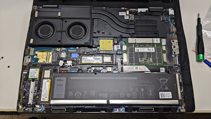 DELL Precision 7670簡單開箱
