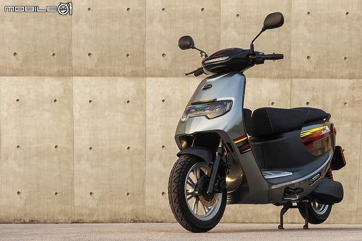 【快訊】eMOVING 也換臉!全新「勁炫125」電動機車正式上市!