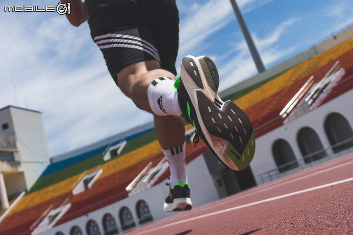 adidas Adizero Adios Pro 3評測報告|城市跑者也能駕馭的飆速感!