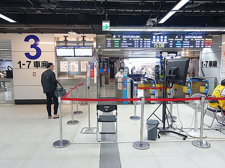 DR3100型柴聯自強 192次 臺北-花蓮 + EMU1000太魯閣自強 233次 花蓮-臺北 搭乘紀錄 — 賞金針花快閃行之DR3100型搭乘紀錄