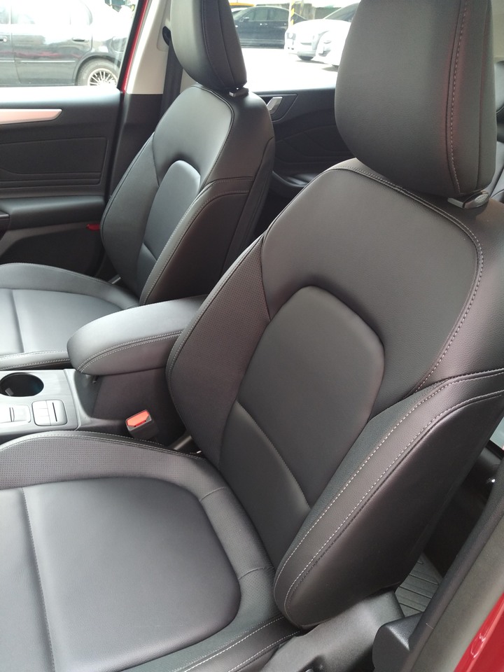 『開箱』2022 Ford Focus MK4 5D EcoBoost 182 Lv2超質型 紅色