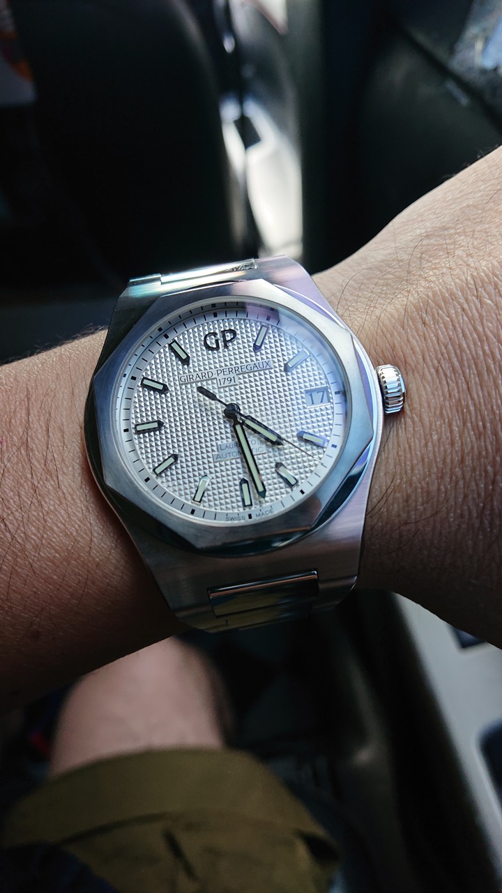 開箱：GIRARD-PERREGAUX Laureato 芝柏白桂冠