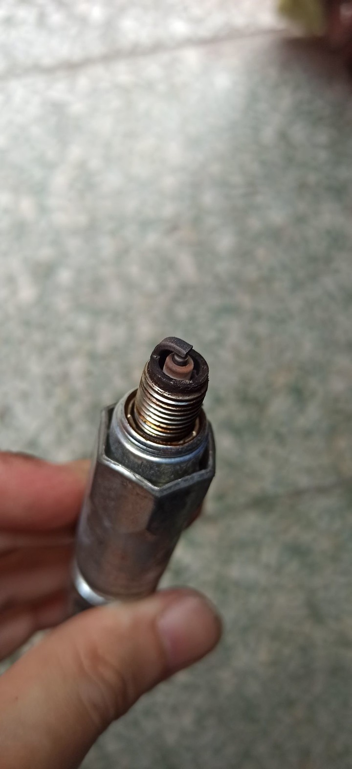 08年化油RS100稍早檢驗排氣這數值需要再調整嗎?(附圖:火星塞&驗車數據