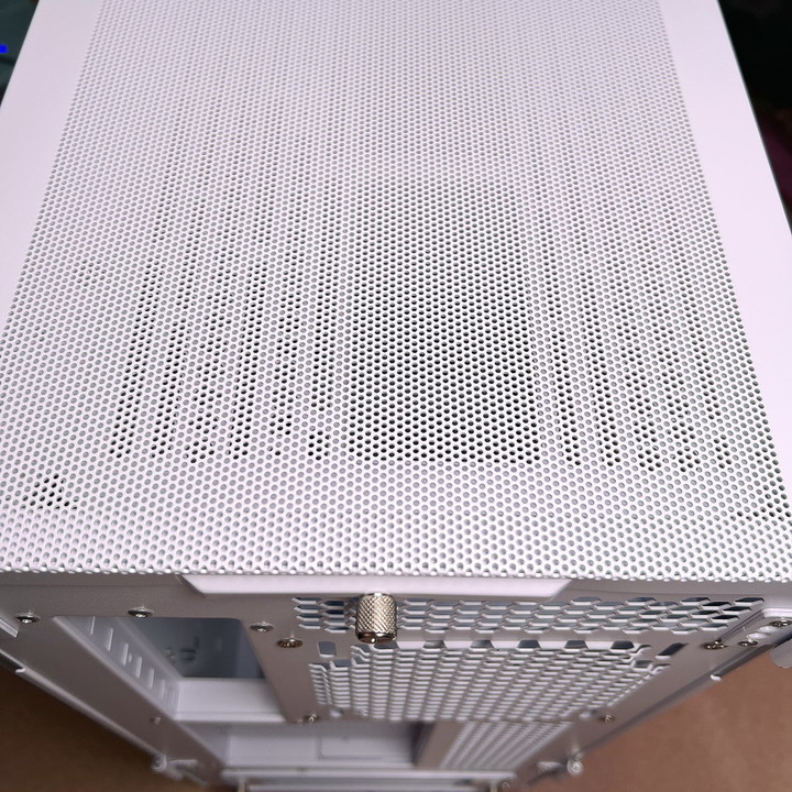 海量硬碟安裝、10顆風扇散熱、整線苦手救星 - LIAN LI LANCOOL III RGB 雙側透玻璃機殼