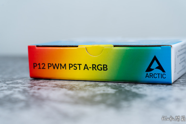 [開箱] 白帥帥小"炫"風 ARCTIC P12 ARGB 白扇