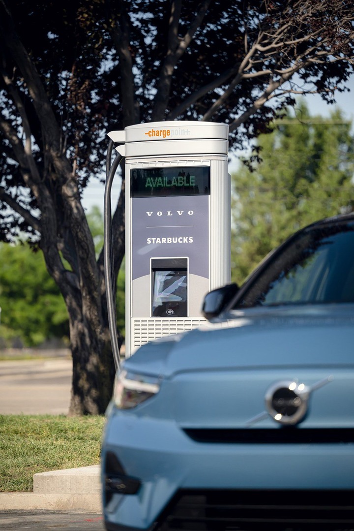 讓充電時間充滿咖啡香!Volvo攜手Starbucks在美國設立60座ChargePoint快充站