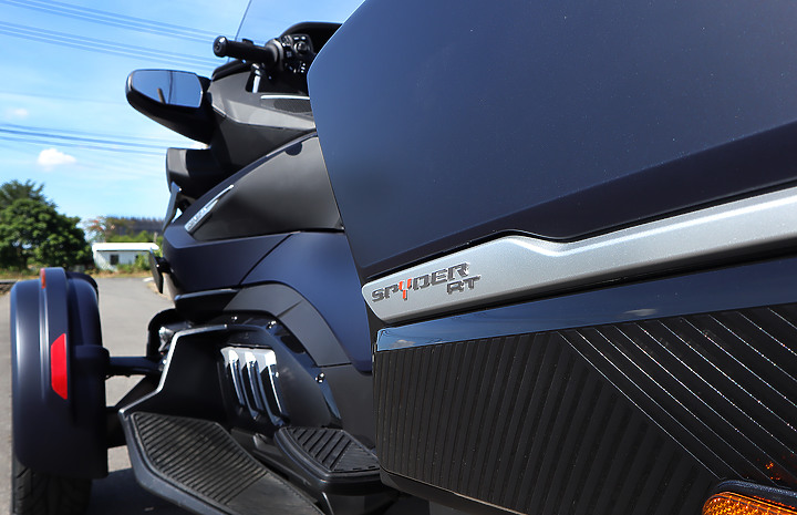 要一台用騎的汽車，口袋也要和水一樣深｜Can-Am Spyder RT Sea to Sky