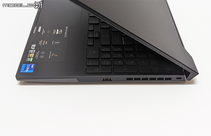 快速開箱:TUF GAMING F15 FX517ZC