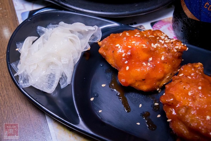 【臺南美食】開了10幾年台南韓式料理店，15道韓國小菜無限供應，供應韓國道地美食、烤肉及部隊鍋~韓朝崇明店