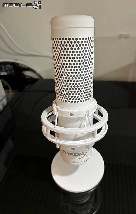 潔白風格 HyperX Quadcast S 電容麥克風開箱分享