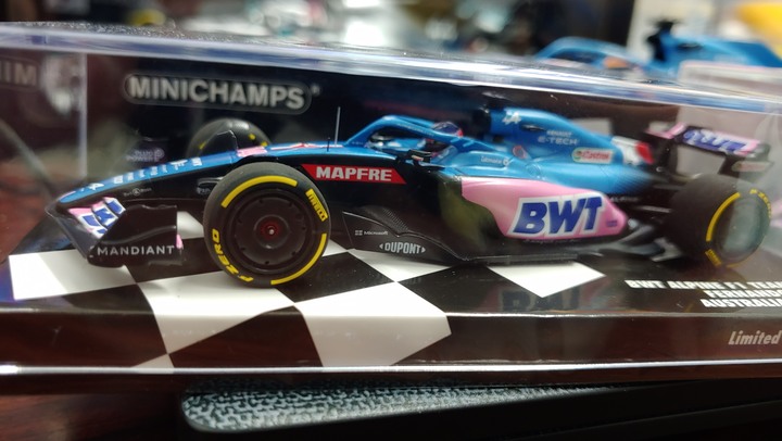 [開箱]F1 1/43 MINICHAMPS ALONSO A522 & SPARK ALPINE A521+A522