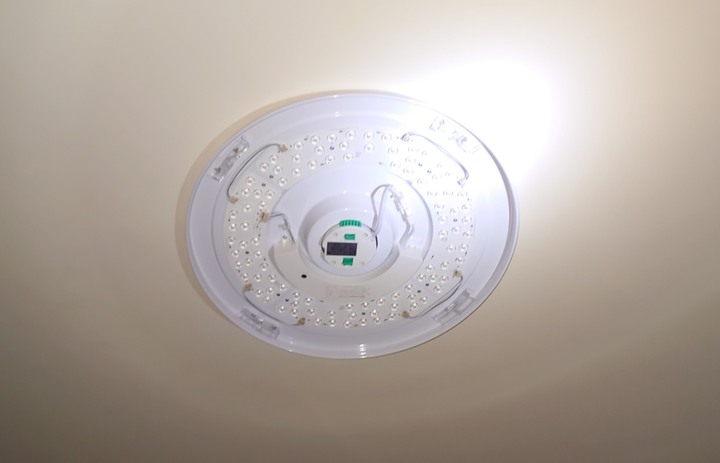 #開箱 臥房燈具 德國歐司朗OSRAM LEDVANCE 40W 吸頂燈(可遙控)