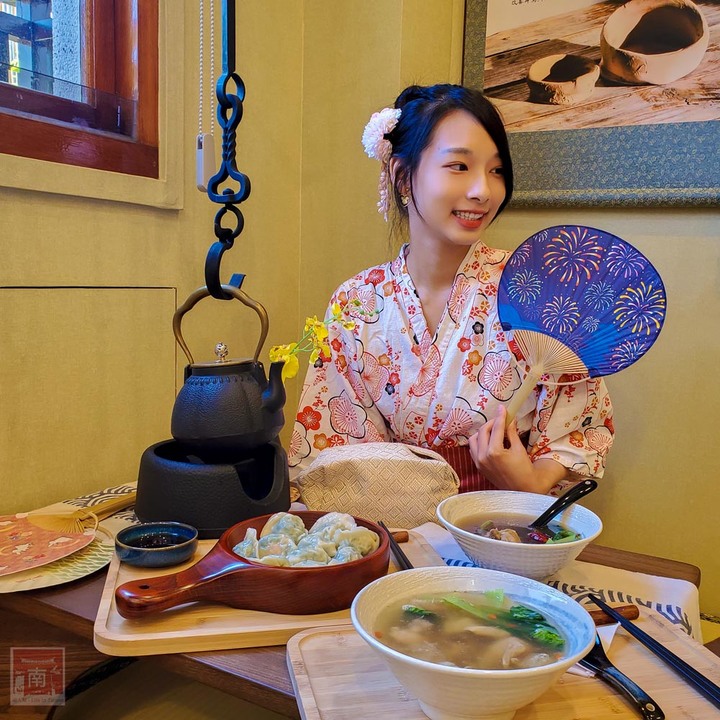 【臺南美容】顛覆小編對於采耳店的想像,來安平采耳紓壓,還有和服免費體驗,拍完照店家還會幫你做成相框,店內也有提供午茶和熱鹹食~耳朵先生采耳館-安平店
