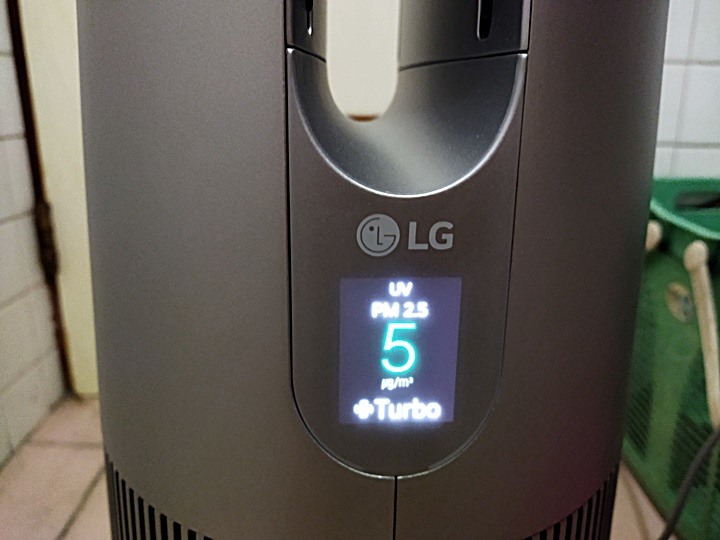 銀色高塔，潔淨空氣的製造者 — LG PuriCare AeroTower 風革機
