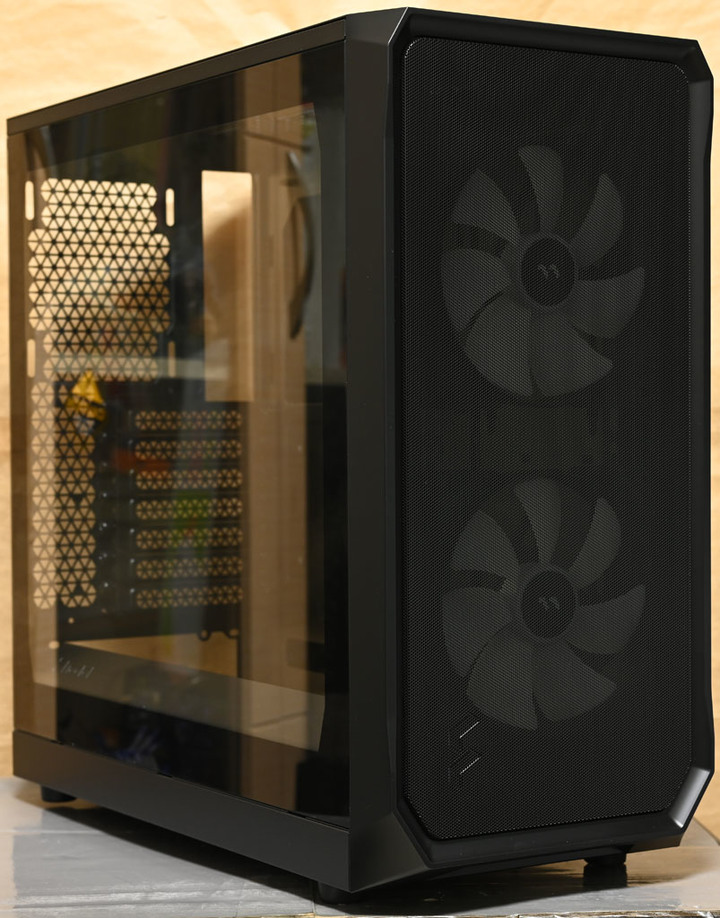 Fractal Design Focus 2機殼開箱