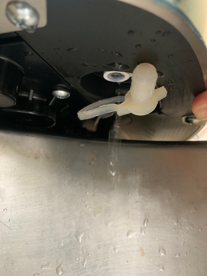 康馳製冰機 KIM1220SS體積比較小重量比較輕~適合帶出場!