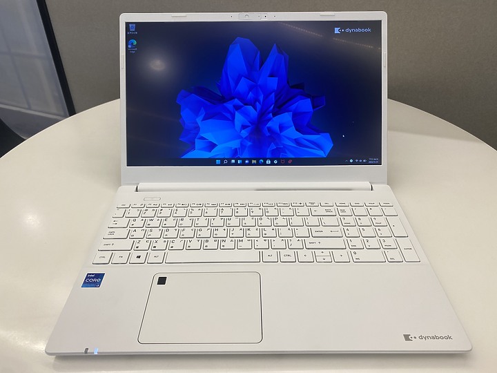 Dynabook 輕薄全白筆電 GX50L-K 快速開箱