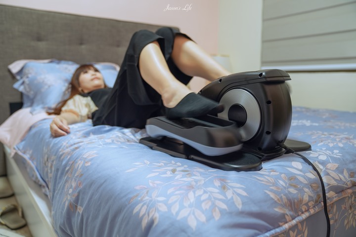 【生活│保健】健康老施電動健步機。居家運動,造福銀髮族,可主、被動進行關節活動,復健或運動都適合,日走萬步輕鬆達成