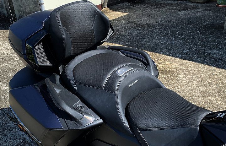 要一台用騎的汽車，口袋也要和水一樣深｜Can-Am Spyder RT Sea to Sky
