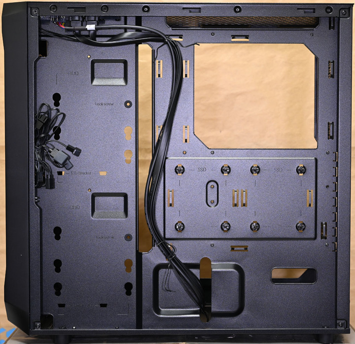 Fractal Design Focus 2機殼開箱