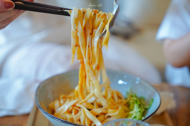 點我看大圖 【屏東滿州|美食】吳物。滿州咖啡廳推薦,古物童玩選物可買回家喔,銷魂炸醬麵好吃