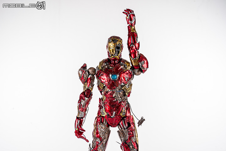 Hot Toys《蜘蛛人：離家日》鋼鐵人幻象開箱 │「爛」出經典！