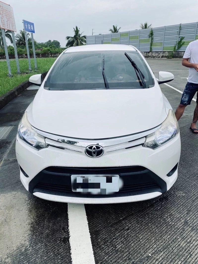 疑行車糾紛 中山高台南安定段轎車硬攔聯結車警送辦