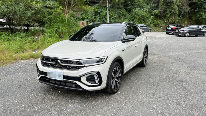 點我看大圖 同時擁有SENTRA B18 和 T-ROC 330 簡單體驗心得
