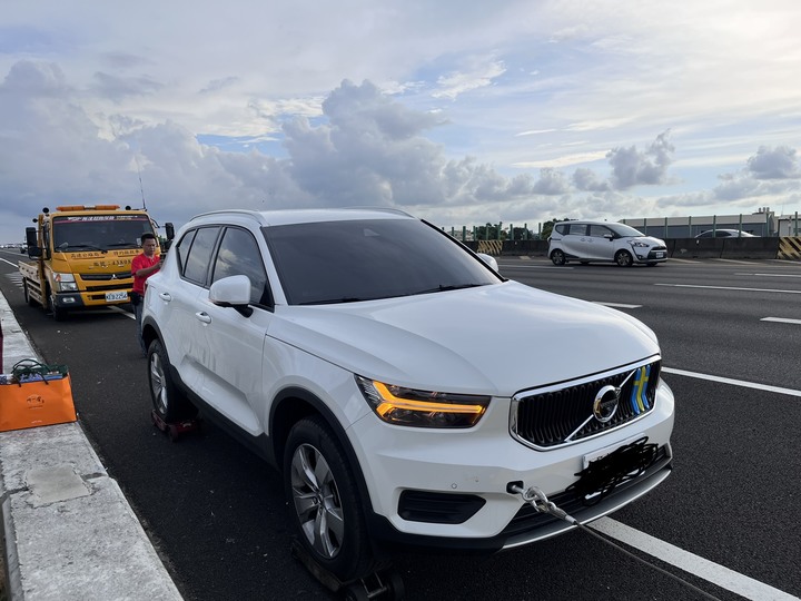 XC40高速公路熄火經歷 出保固 9/14更