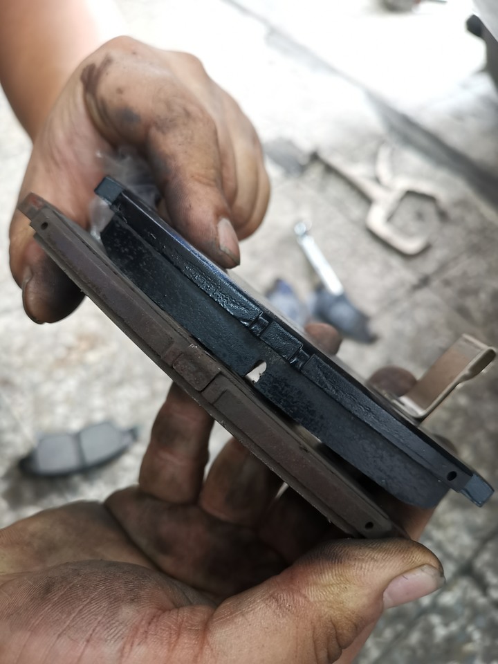 2023/8/21更新<----漏油避震器是否要馬上更換