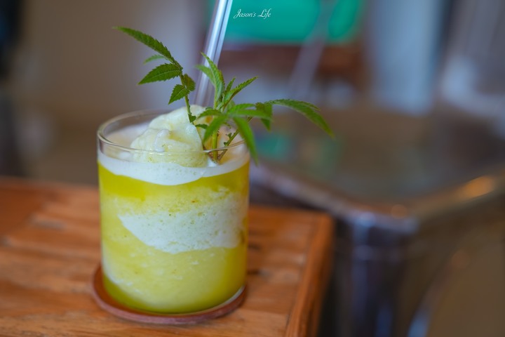 點我看大圖 【屏東滿州|美食】吳物。滿州咖啡廳推薦,古物童玩選物可買回家喔,銷魂炸醬麵好吃