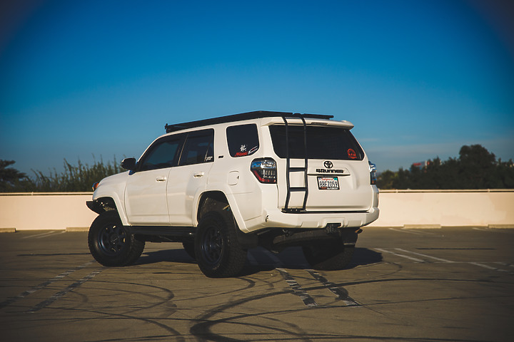 點我看大圖 Toyota 4Runner - 上山下海真男人的大玩具 - 關箱
